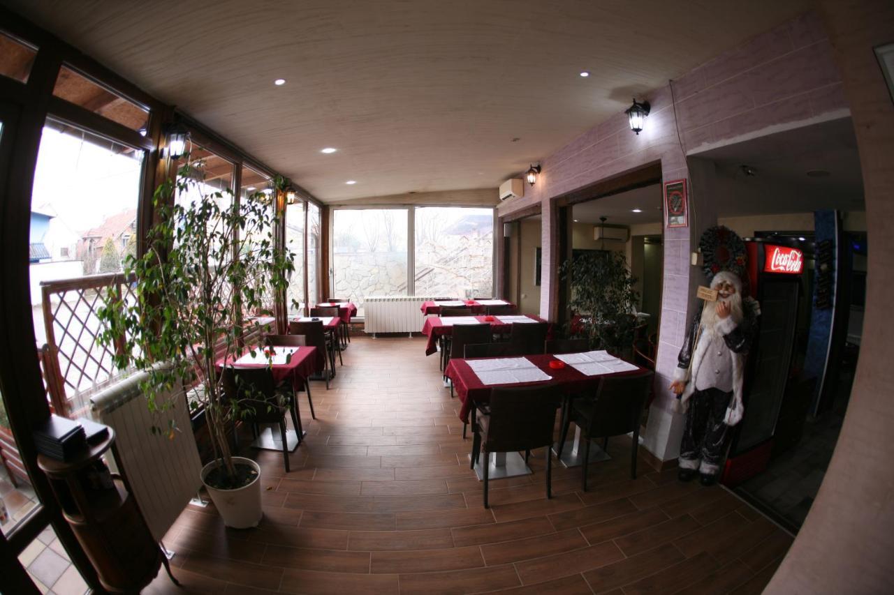 Rooms&Restaurant 43 Βελιγράδι Εξωτερικό φωτογραφία
